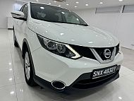 Nissan Qashqai 1.2 DIG-T CVT Revcam 2015 Rear Entertainment White